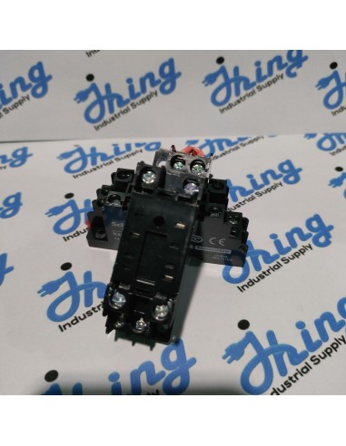 RXZE1M2C Schneider Relay Socket