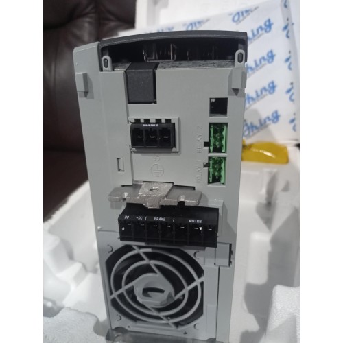 131B4215 Danfoss VFD HVAC Drive 4.0 kW/5.5 HP