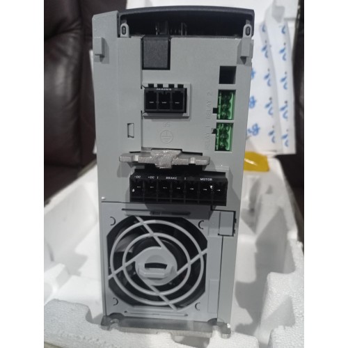 131B4215 Danfoss VFD HVAC Drive 4.0 kW/5.5 HP