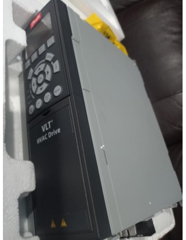 131B4215 Danfoss VLT HVAC Drive 4.0...